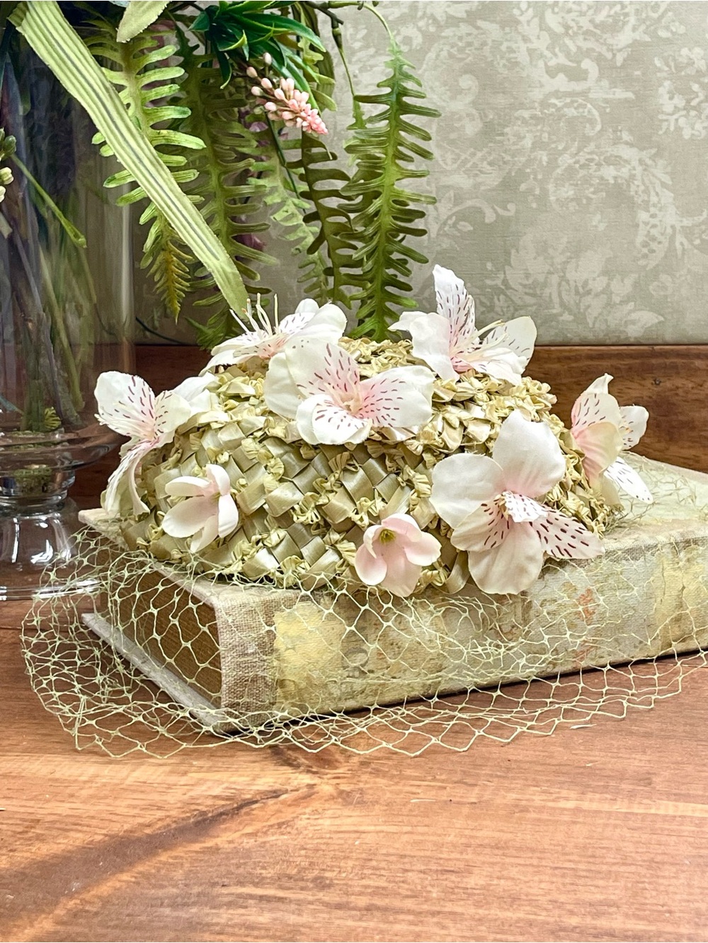 Vintage 1950s Green Straw Flower Fascinator Hat Birdcage Veil Pink Floral Whimsy